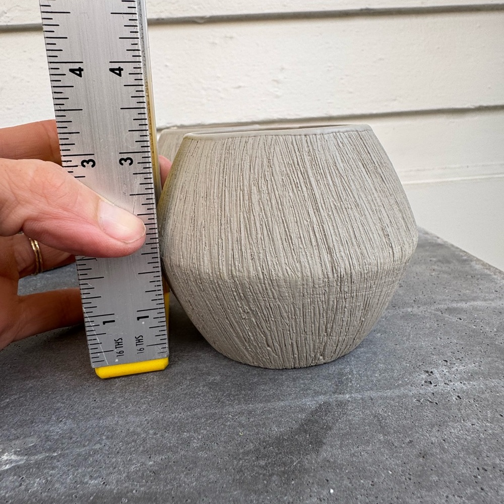 Modern White Textured Vase Planter Small Avon Pots set of 4 - Picture 8 of 8